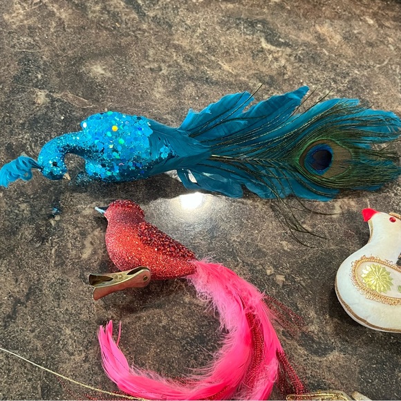 Vintage MCM feathered BIRDS ORNAMENTS Sequined, Feathered Clip On, 4 Estate - Picture 3 of 11